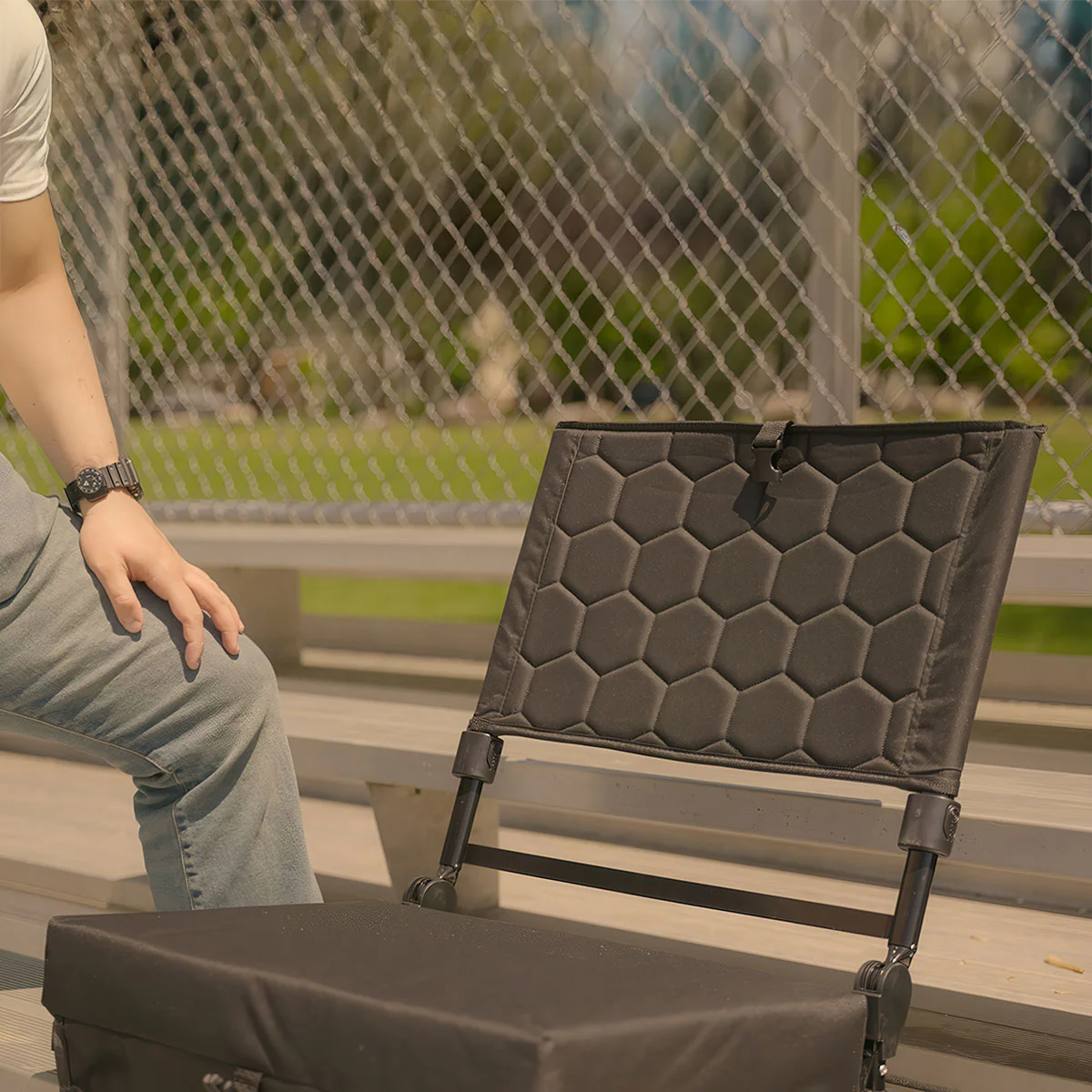 Foldable Heated Massage Stadium Seat - Image 8